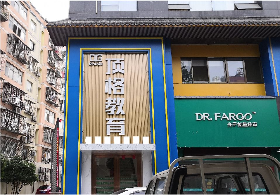 石狮门头设计要符合门店特色。